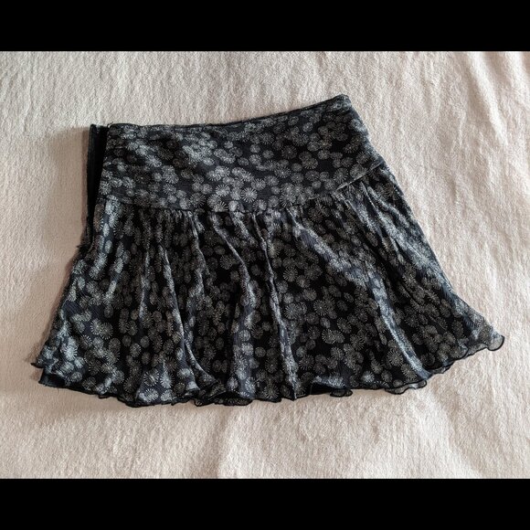 Express Black Ruffle Mini Skirt - Picture 2 of 9